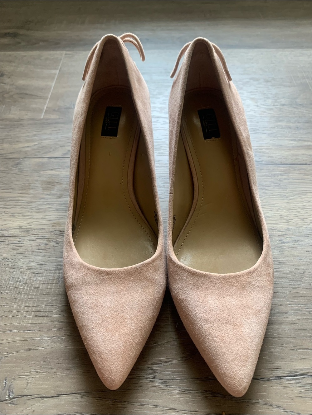 G.I.L.I. Pointed-Toe Pumps with Tassel Beige Leather Size 5.5